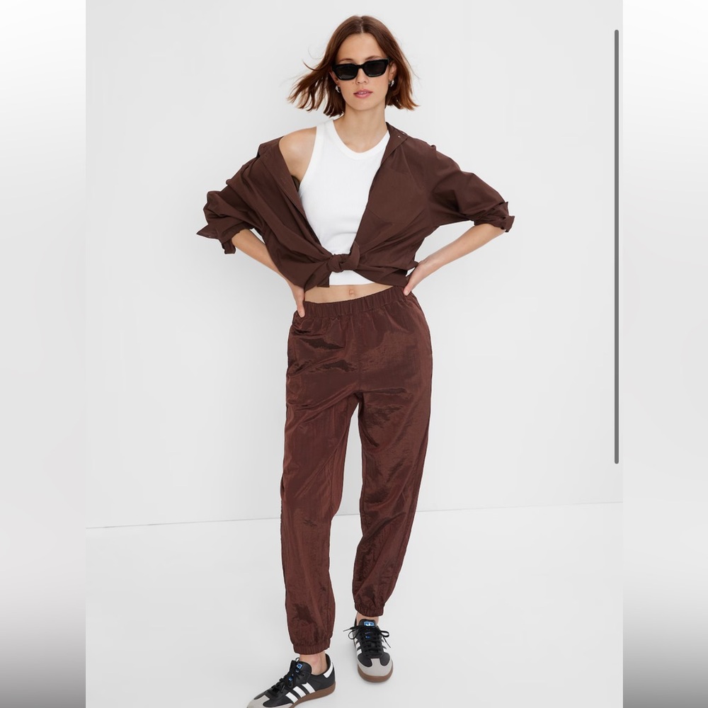 GapFit Lustre Windbreaker Y2K Jogger Athletic Pants - Brown - Size XS